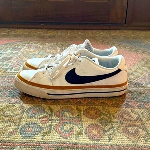 Nike Court Legacy Leather